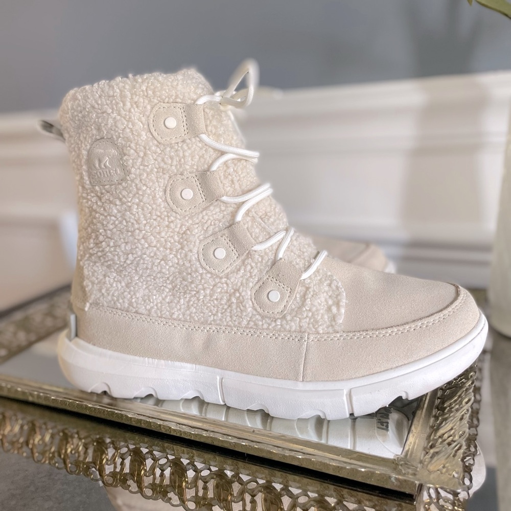 Sorel Cream Sherpa Lace-Up Winter Boots